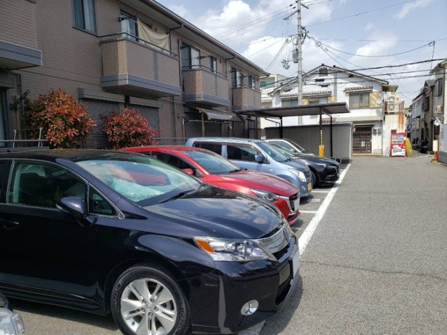 リバーハイツ　B棟の駐車場