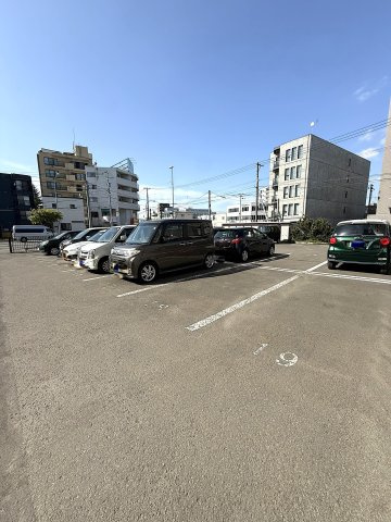菊水ターミナルハイツの駐車場