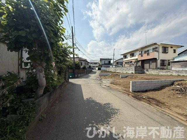 茅ヶ崎市香川　売地　全４区画の前面道路含む現地写真|現地外観