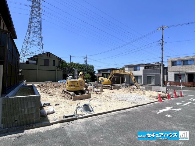 【同施工物件ご案内可能】東海市加木屋町鎌吉良根　全2棟の前面道路含む現地写真|事前予約にて現地ご見学いただけます！お気軽にお問い合わせください♪
■株式会社　セキュアハウス■
住宅ローンに強く、知識、経験豊富なスタッフ在籍
お客様に寄り添い、ご成約後もサポート致します。