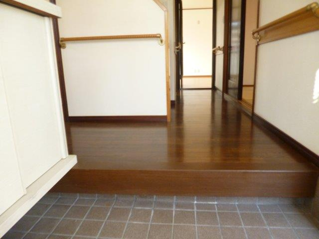 福島星島貸家の玄関