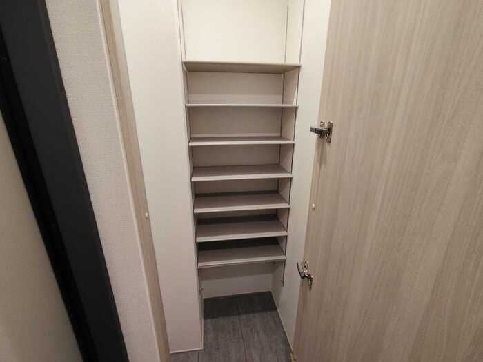 のアパートの収納