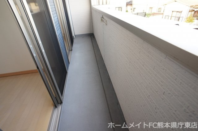 熊本市東区下江津１丁目のタウンのバルコニー