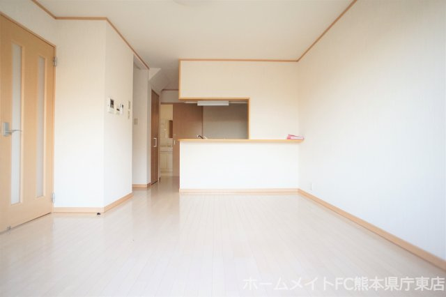 熊本市東区下江津１丁目のタウンの居間・リビング