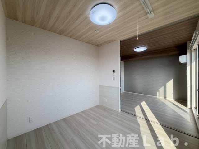 コンフォール松江の洋室