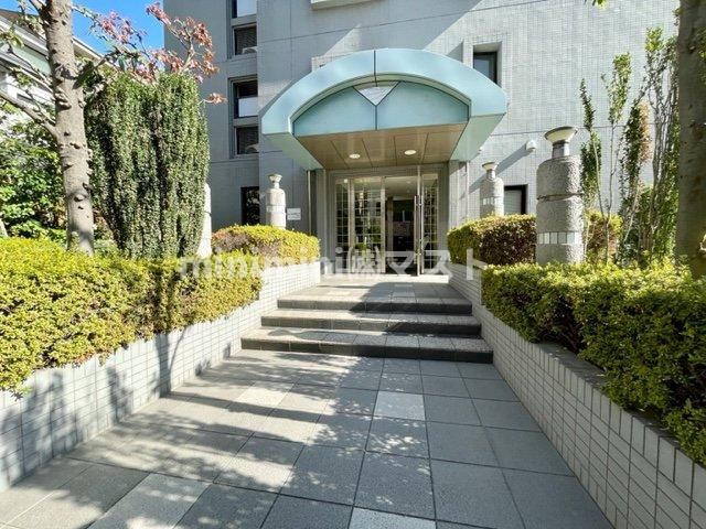 グレイスコート上本町のエントランス
