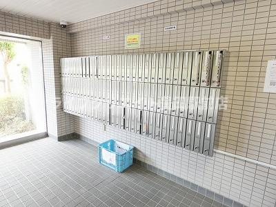INOVE日野台（旧ヒルトップ多摩平の森）のロビー