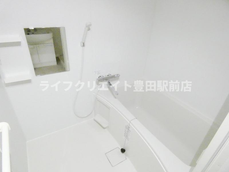 INOVE日野台（旧ヒルトップ多摩平の森）の浴室