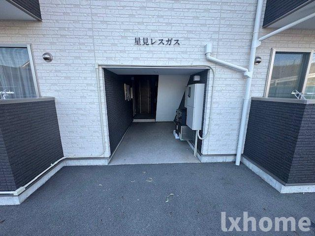 星見レスガスのエントランス|落ち着いたエントランスです