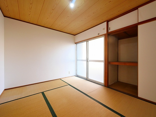 富士荘の寝室|開放的な寝室です