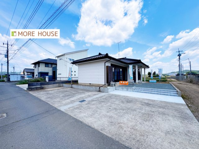 太田市鳥山上町　中古住宅の駐車場