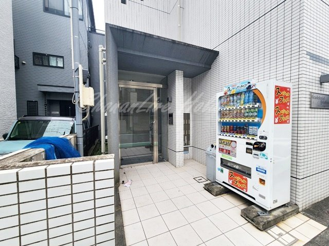 横浜市保土ケ谷区宮田町１丁目の賃貸マンションのエントランス