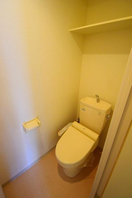 横浜市保土ケ谷区宮田町１丁目の賃貸マンションのトイレ