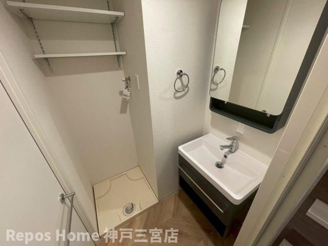セレニテ元町アリエの洗面所