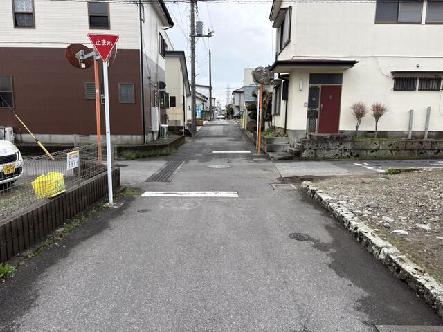 宇都宮市江曽島１丁目　135.70㎡　売地の周辺|東道路　前面約３．８ｍ　公道