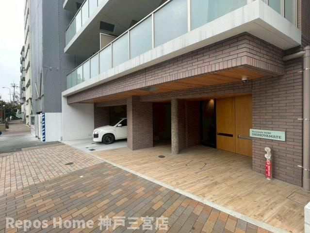 リノスタイル神戸下山手のエントランス