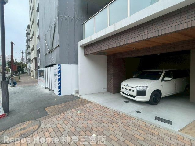 リノスタイル神戸下山手の駐車場