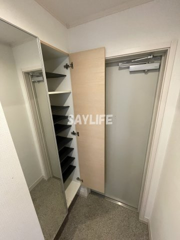 ヴァンヴェール楠根の玄関