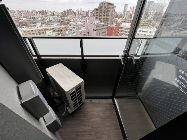 プライムメゾン本郷のバルコニー