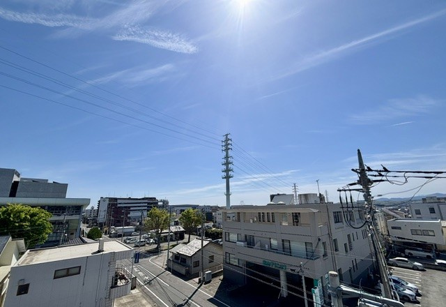 アルファステイツ高崎駅東の展望|4階部分のバルコニーから見た南東側の眺望です。2026年4月撮影