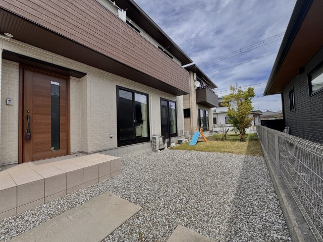 磐田市池田の庭|奥にちょっとしたお庭があります！