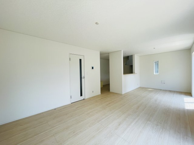 『八王子市新築戸建て』八王子市泉町1911-32【仲介手数料無料】　２６期の居間・リビング|～仲介手数料無料☆八王子ひなた不動産～八王子市泉町　新築戸建て