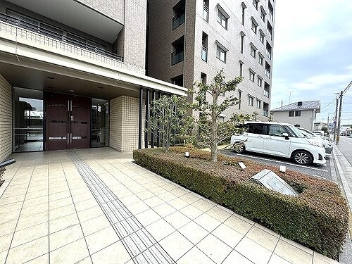 サーパス幸町のエントランス|エントランス　※前回募集時2024年3月の写真
