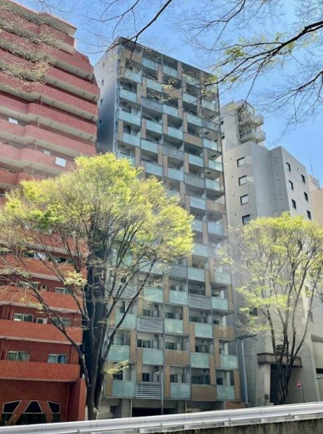 ZOOM都庁前の外観