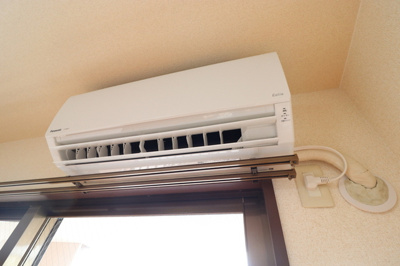 【設備】 | サニーコート鶴見 | 302　エアコン