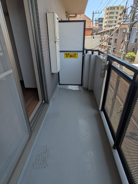 しっかりした造りのマンション玄関です