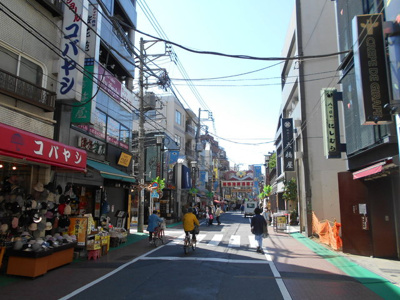 巣鴨地蔵通商店街まで900ｍ