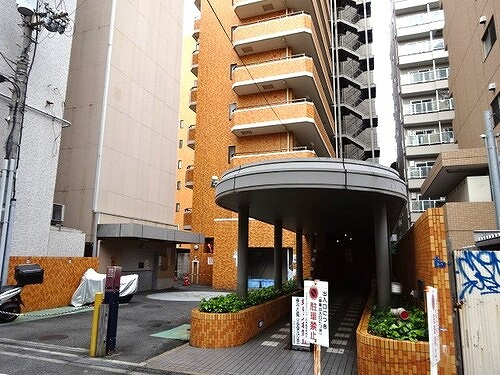 ライオンズマンション日本橋のエントランス