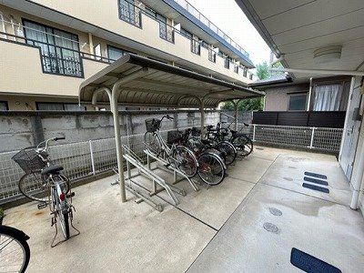 レオパレスアミティエのその他|屋根付駐輪場