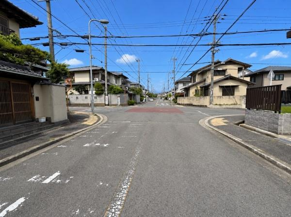 【前面道路含む現地写真】