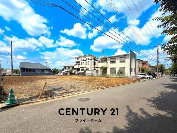 横浜市保土ケ谷区上菅田町の新築一戸建の前面道路含む現地写真|前面道路が広いので、安心して駐車可能です！
是非現地へお越しください。