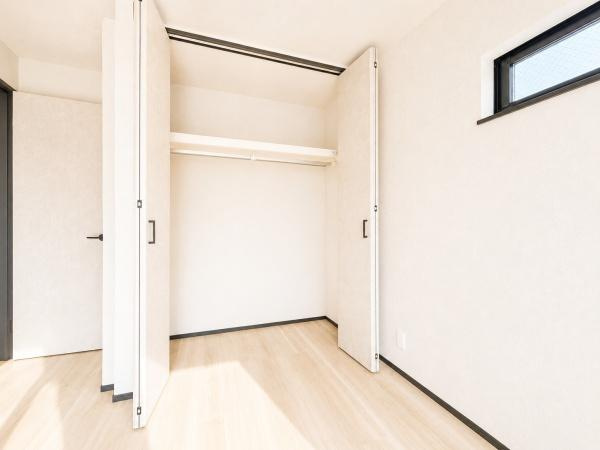 横浜市中区本牧緑ケ丘の新築一戸建の収納|クローゼットもあるので収納にも困りません！
荷物が多い方にも安心です。