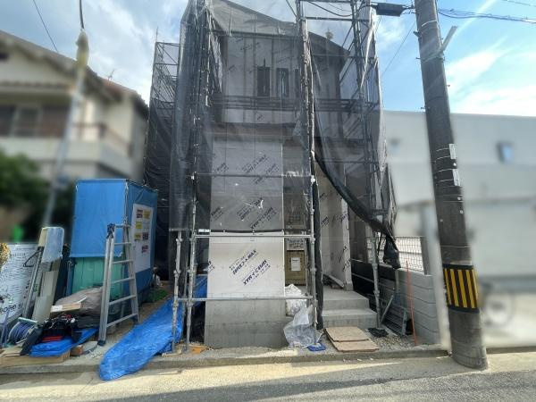 【外観】 | 南海高野線「初芝」駅が徒歩13分。
通勤にも外出にもアクセス良好。家族でおでかけすることも増えそうですね♪