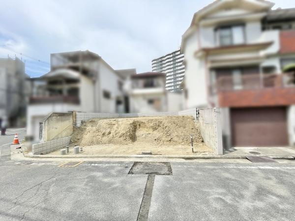 【前面道路含む現地写真】 | 元気なお子様のお外遊びも、公園が近くにあれば安心！