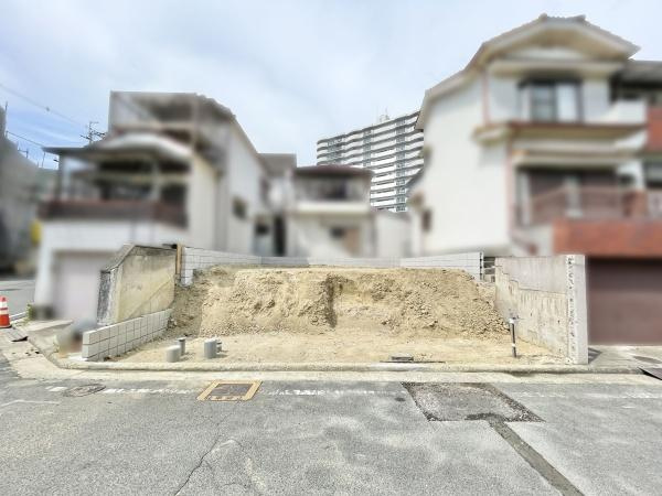 【外観】 | 南海泉北線「泉ヶ丘」駅、南海バス乗車6分「伏尾」下車徒歩約8分。
閑静な住宅街で小さなお子様がいらっしゃるご家庭でも安心してお住まい頂けます！！