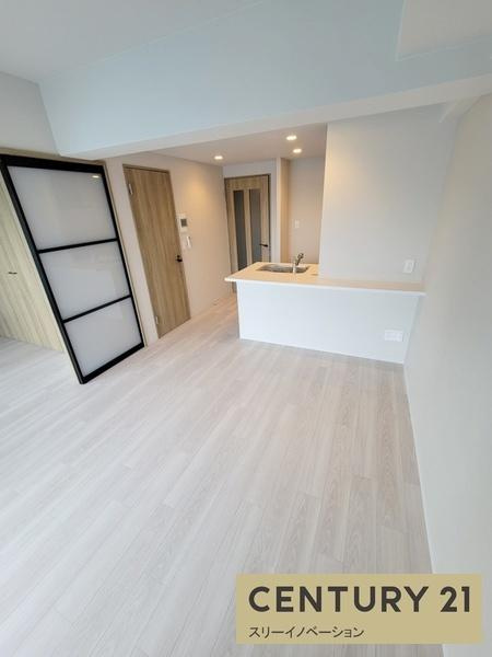 Louis Residence 弁天町の居間・リビング|★広々して気持ちいい★