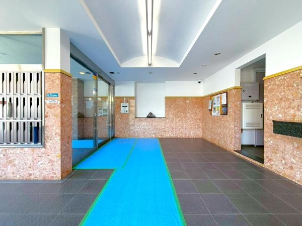 シティウインズ新川崎弐番館のエントランス