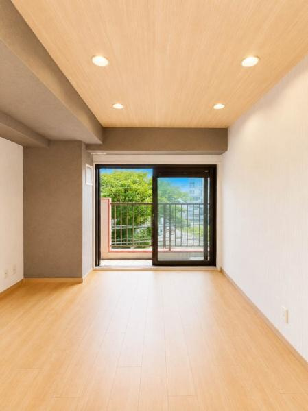 ライオンズマンション江田第５の洋室|各お部屋に収納があり便利です
