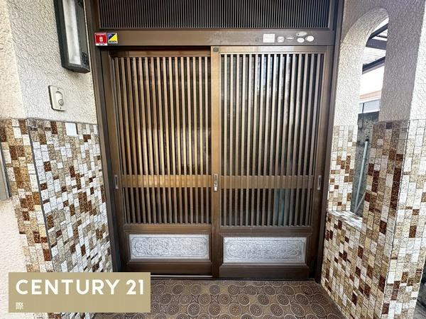 和歌山市和歌浦東３丁目　中古戸建の玄関