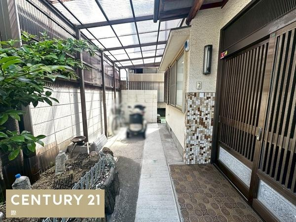 和歌山市和歌浦東３丁目　中古戸建の駐車場