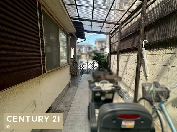 和歌山市和歌浦東３丁目　中古戸建の駐車場