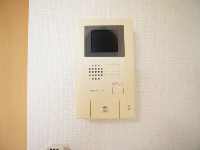 【セキュリティ】 | デスパシオＢ | 訪問者の確認ができるTVドアホン付きです♪