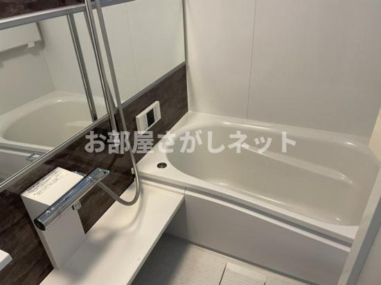 台東区谷中２丁目のアパートの浴室