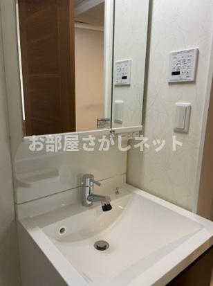 台東区谷中２丁目のアパートの洗面所