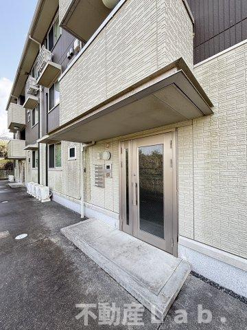 ブリランテのエントランス|※同一建物別号室のお写真です。