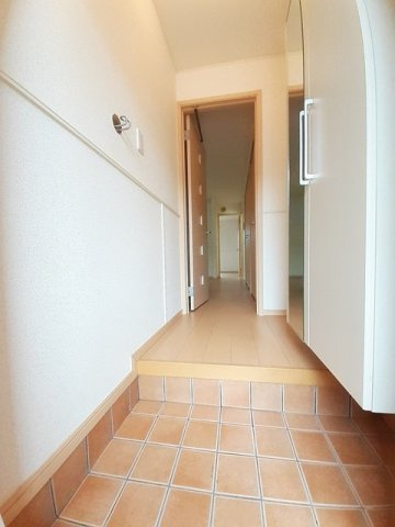 フラワーコートの玄関|ゆったりとした玄関です